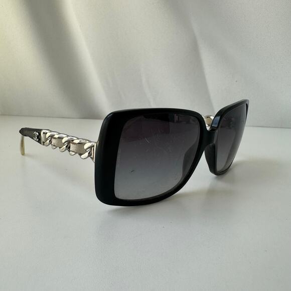 Chanel White Leather + Silver Chain Logo Oversized Black Fram eSunglasses main image 9